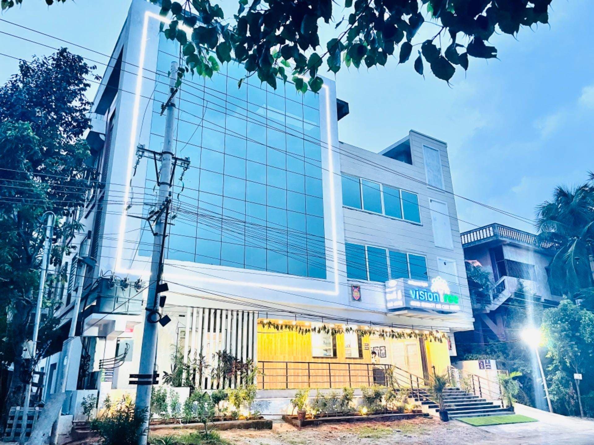 Dr. Ramanarajus Visiontree Superspeciality Eye Care Center, Visakhapatnam logo