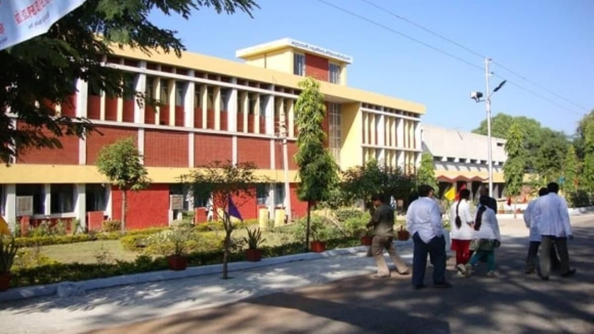 Maharani Laxmi Bai Medical College, Jhansi campus