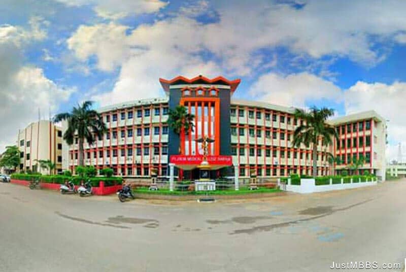Pt. Jawahar Lal Nehru Memorial Medical College, Raipur campus